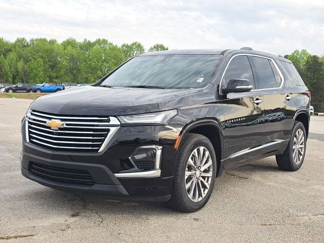2022 Chevrolet Traverse Premier in Mosaic Black Metallic — front three-quarter view