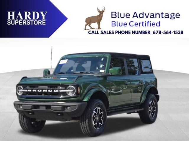 2022 Ford Bronco Outer Banks in Green Metallic — front three-quarter view