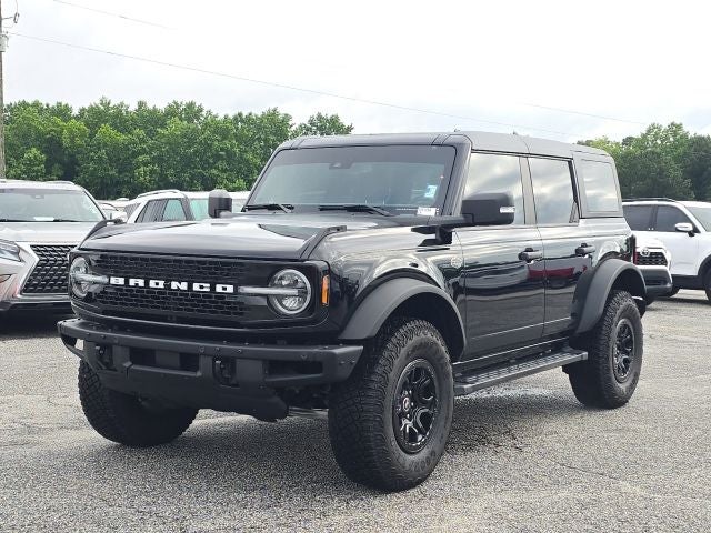 2024 Ford Bronco Wildtrak in Shadow Black — front three-quarter view