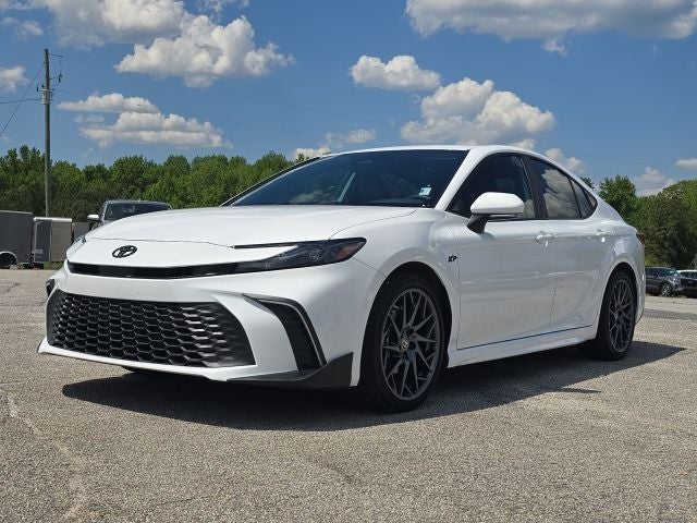 2025 Toyota Camry SE in Ice Cap — front three-quarter view